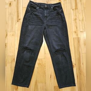 American Eagle Mom Straight Jean Black